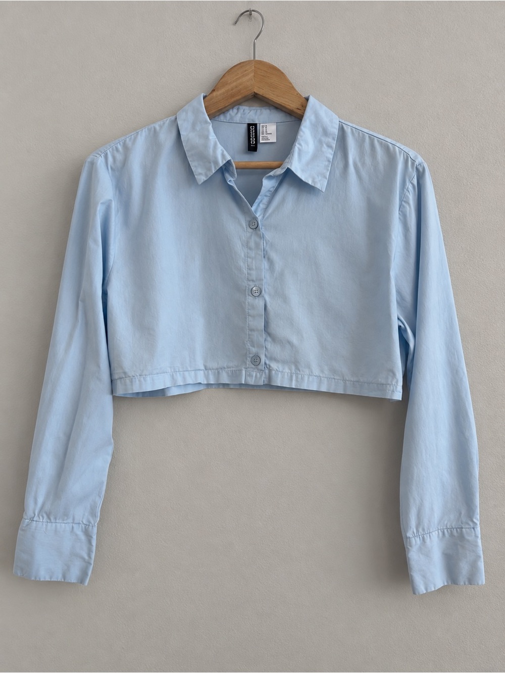 H&M Divided Women’s M Light Blue Cropped Button Down Shirt 100% cotton